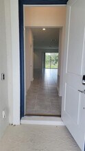 860 Daring Dr in Davenport, FL - Foto de edificio - Building Photo