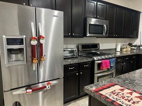 5129 Dubris Dr in Las Vegas, NV - Building Photo - Building Photo
