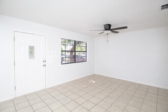107 St Pierre Ln in Laredo, TX - Building Photo - Building Photo