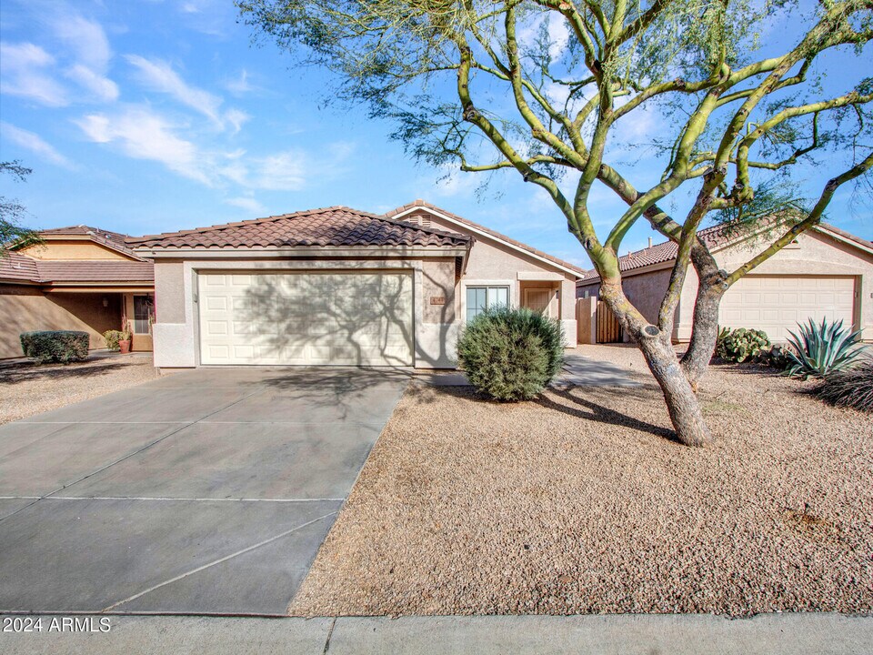 4744 E Laredo Ln in Cave Creek, AZ - Building Photo