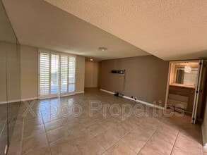 221 W Stevens Rd in Palm Springs, CA - Building Photo - Building Photo