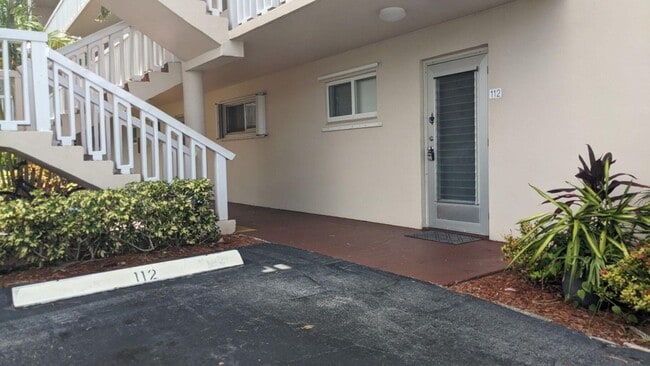 property at 2856 Garden Dr S
