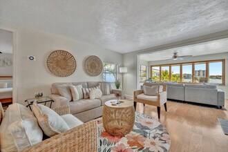 483 E Shore Dr in Clearwater, FL - Building Photo - Building Photo