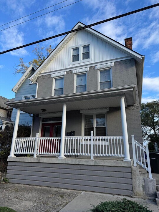 432 E Whittier St in Columbus, OH - Building Photo