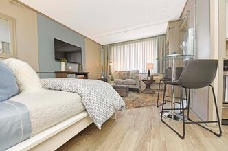 Discover Our Studio, 1, & 2-Bedroom Flats and Lofts in Oak Ridge, TN in Oak Ridge, TN - Foto de edificio - Building Photo