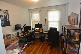 24 Ransom Rd, Unit 6 in Boston, MA - Foto de edificio - Building Photo