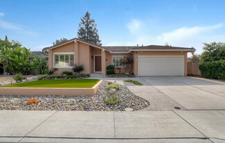 3210 Flintmont Dr in San Jose, CA - Building Photo