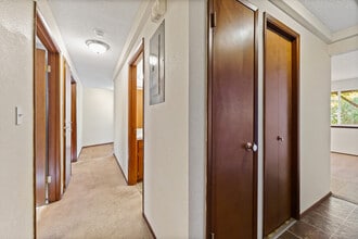 Washington Terrace Apartments in Lakewood, WA - Foto de edificio - Building Photo