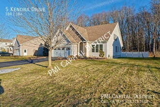 5 Kendra Dr in Clifton Park, NY - Building Photo - Building Photo