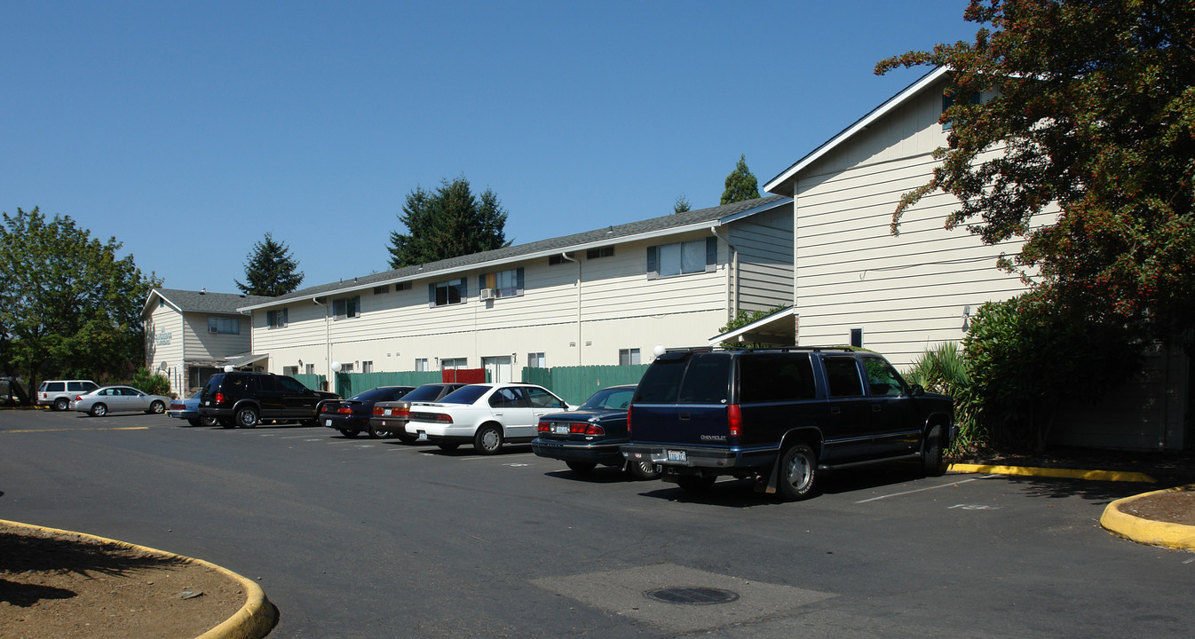 Cambridge Townhomes Apartments in Vancouver, WA - Building Photo