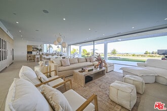 29958 Harvester Rd in Malibu, CA - Building Photo - Building Photo