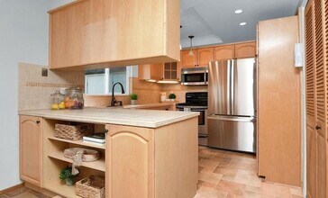 30 Fountainhead Ct in Martinez, CA - Building Photo - Building Photo