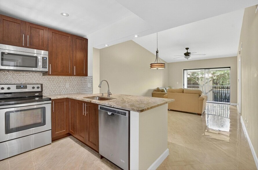 21954 Tidewater Terrace, Unit F202 in Boca Raton, FL - Building Photo