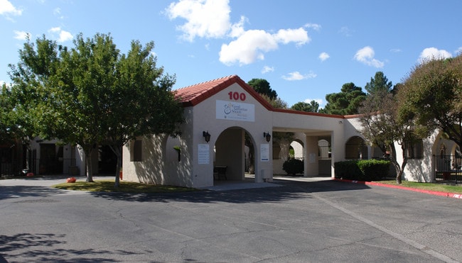 White Acres in El Paso, TX - Foto de edificio - Building Photo
