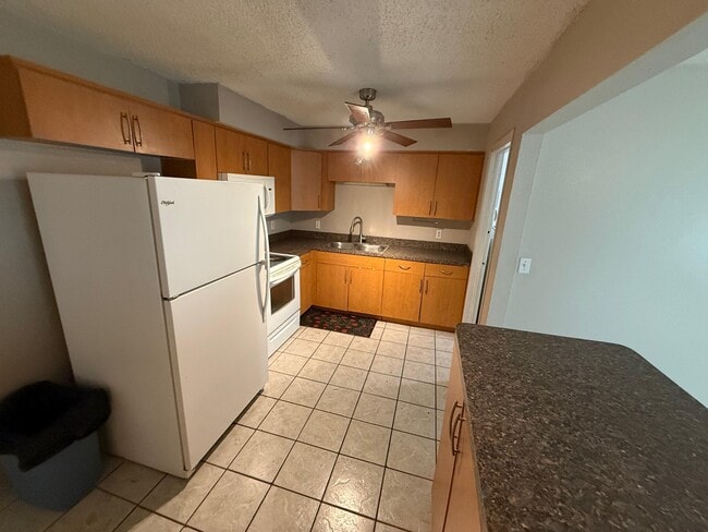 915 Lake Palms Dr, Unit 915 in Largo, FL - Building Photo - Building Photo