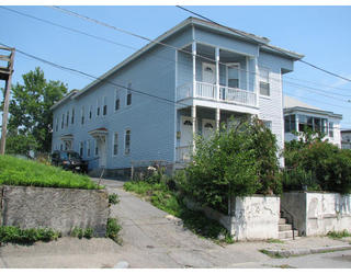 73 Varney St in Lowell, MA - Building Photo