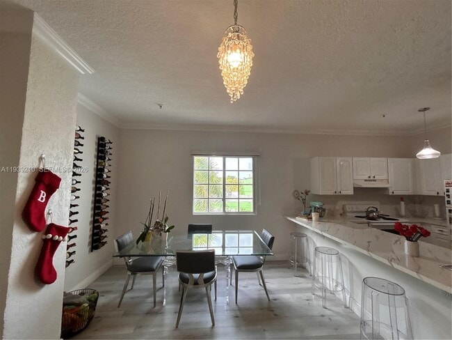 2734 Bird Ave, Unit 204 in Miami, FL - Building Photo - Building Photo