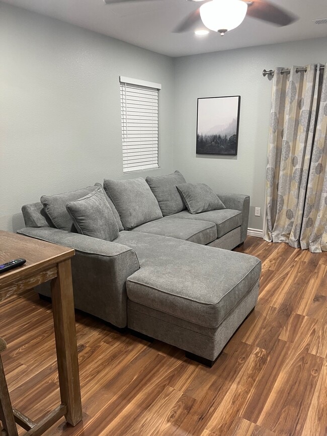 24940 Butterchurn Rd, Unit B in Wildomar, CA - Building Photo - Building Photo