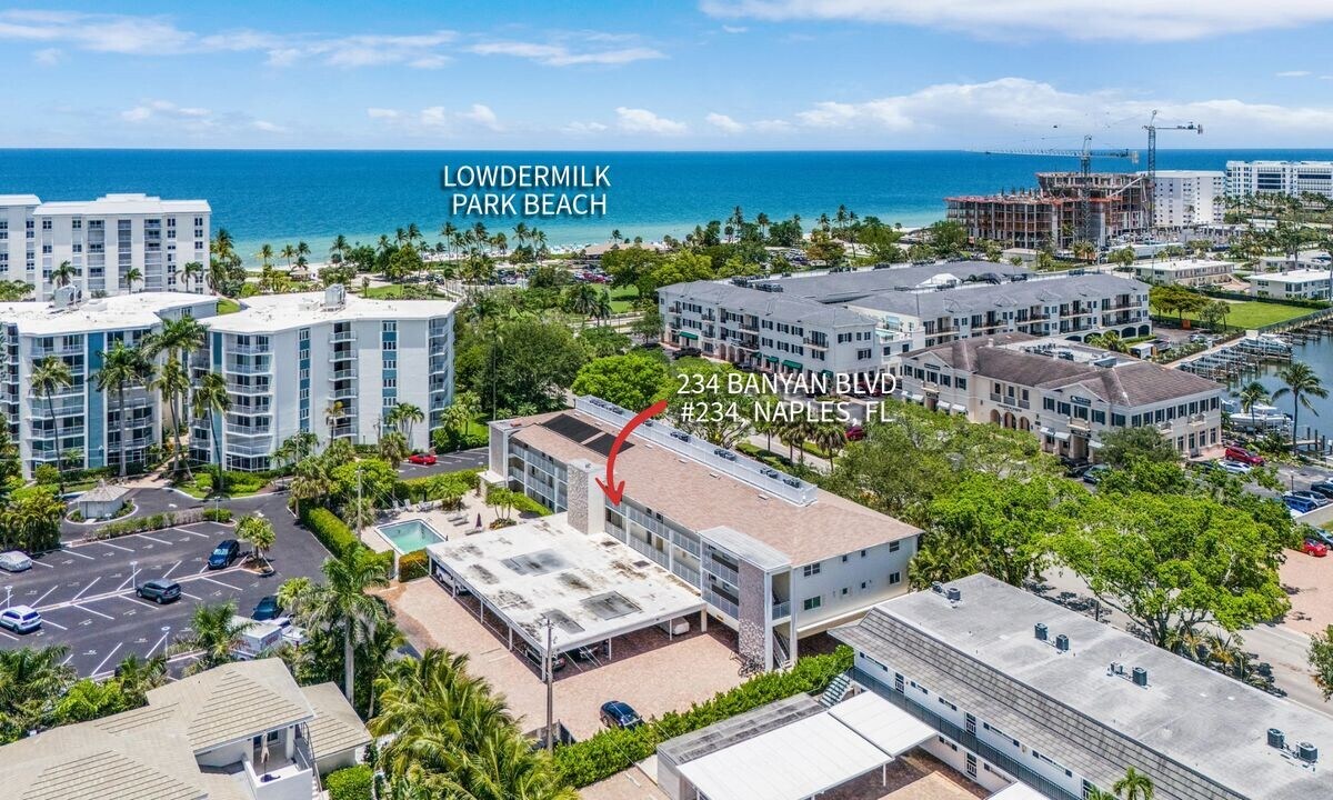 234 Banyan Blvd in Naples, FL - Building Photo