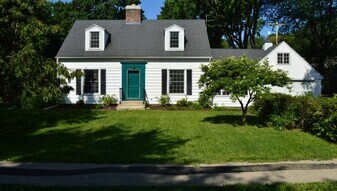 201 Warner Dr in Madison, WI - Building Photo