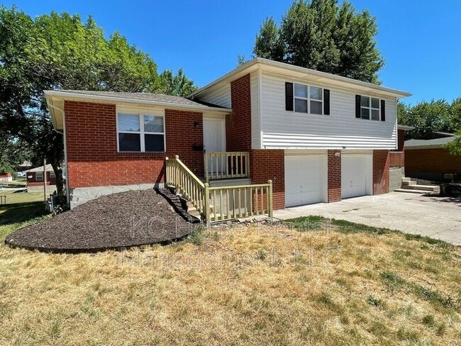 706 NE Orchard Dr in Lee's Summit, MO - Building Photo - Building Photo