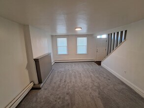 822 McLain St in Pittsburgh, PA - Building Photo - Building Photo
