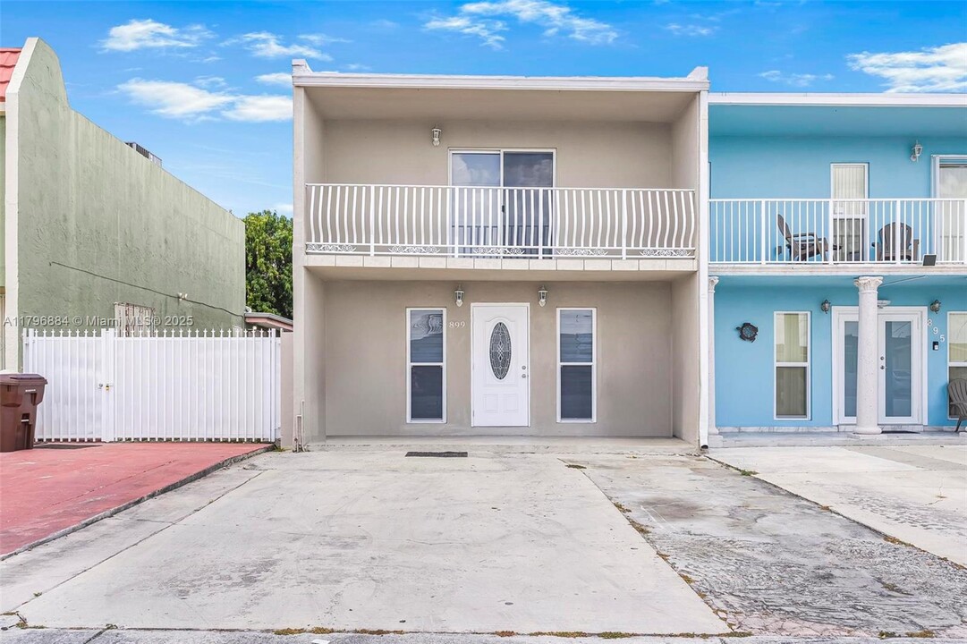 899 W 79th St in Hialeah, FL - Building Photo