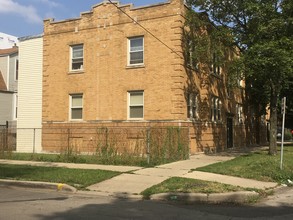 1901 N Keystone Ave in Chicago, IL - Building Photo - Building Photo