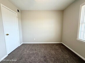 12609 E Orell Rd in Louisville, KY - Building Photo - Building Photo