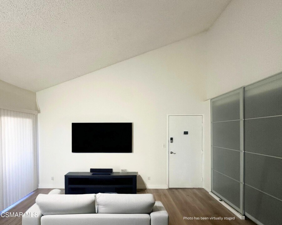 5800 Kanan Rd in Agoura Hills, CA - Building Photo