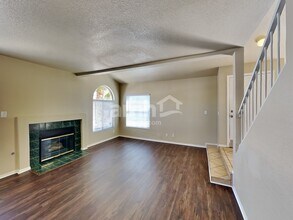 8005 Sandmark Dr in Las Vegas, NV - Building Photo - Building Photo