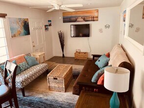 280 Sunset Dr, Unit #2 in Oxnard, CA - Foto de edificio - Building Photo