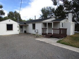 1297 SW Crestview Rd in Prineville, OR - Building Photo