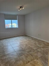 18800 NE 29th Ave in Miami, FL - Building Photo - Building Photo