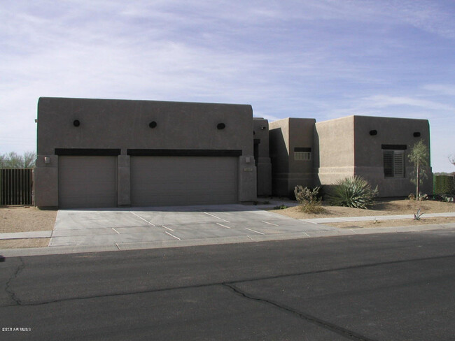 4537 E Thunder Hawk Rd in Cave Creek, AZ - Building Photo - Building Photo