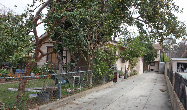 62 Virgina Ave in Pasadena, CA - Foto de edificio - Building Photo