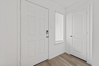 5710 Sycamore Glen Dr in Spring, TX - Building Photo - Building Photo