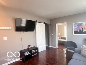 2407 N Capitol Ave in Indianapolis, IN - Building Photo - Building Photo