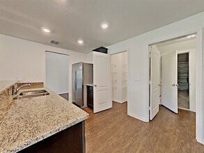 1114 Brenton Leaf Dr in Ruskin, FL - Building Photo - Building Photo