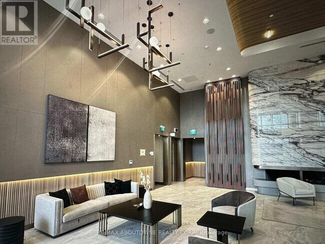 1100 Sheppard Ave W in Toronto, ON - Building Photo - Building Photo