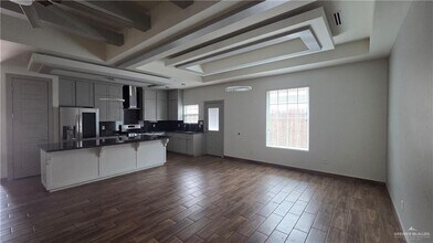 10 S 17th St in McAllen, TX - Building Photo - Building Photo