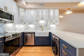 1609 17th St SE in Washington, DC - Building Photo - Building Photo