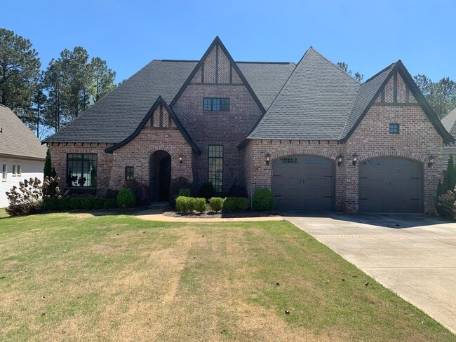 Gorgeous Home on the Golf Course at AU Club in Auburn, AL - Building Photo - Building Photo