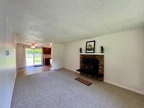 738 36th Ave NE in Olympia, WA - Building Photo - Building Photo