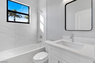 1109 NE 2nd Ave in Cape Coral, FL - Building Photo