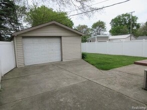 47487 Greenview Rd in Shelby Township, MI - Building Photo - Building Photo