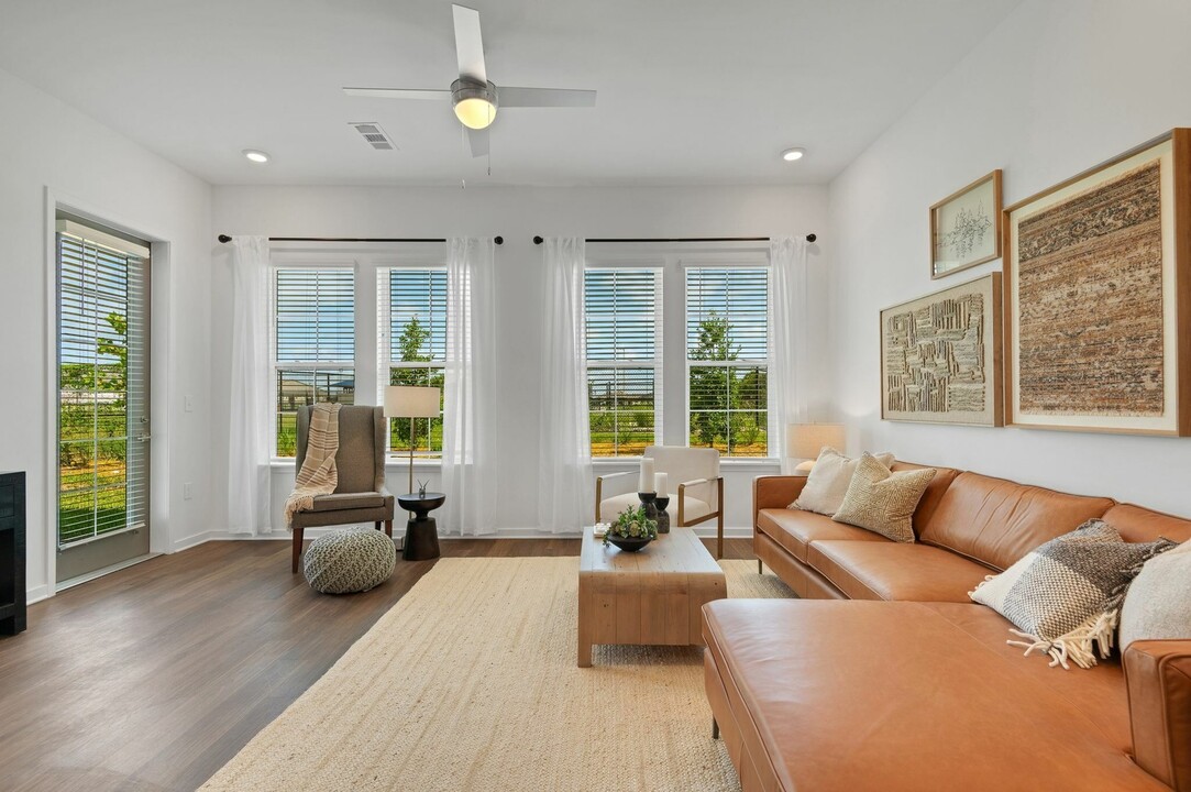 RISE Viera in Melbourne, FL - Foto de edificio
