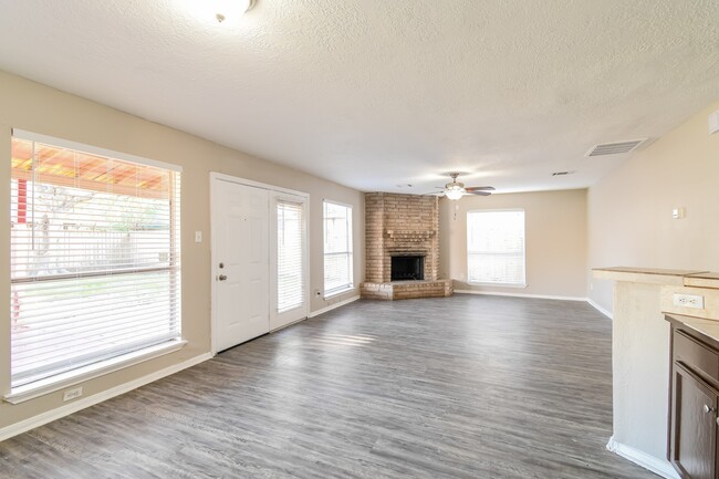 15915 Vista Del Mar Dr