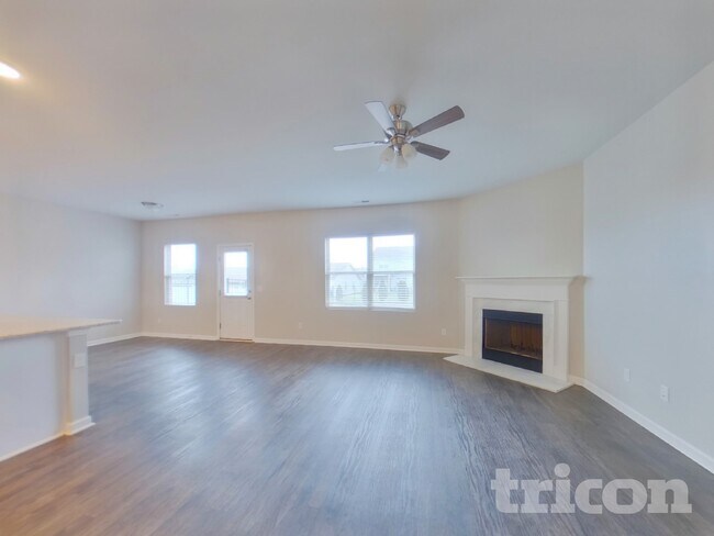 3012 Bishop Ln in Columbia, TN - Foto de edificio - Building Photo