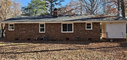 2701 Patrick Rd in Raleigh, NC - Foto de edificio - Building Photo